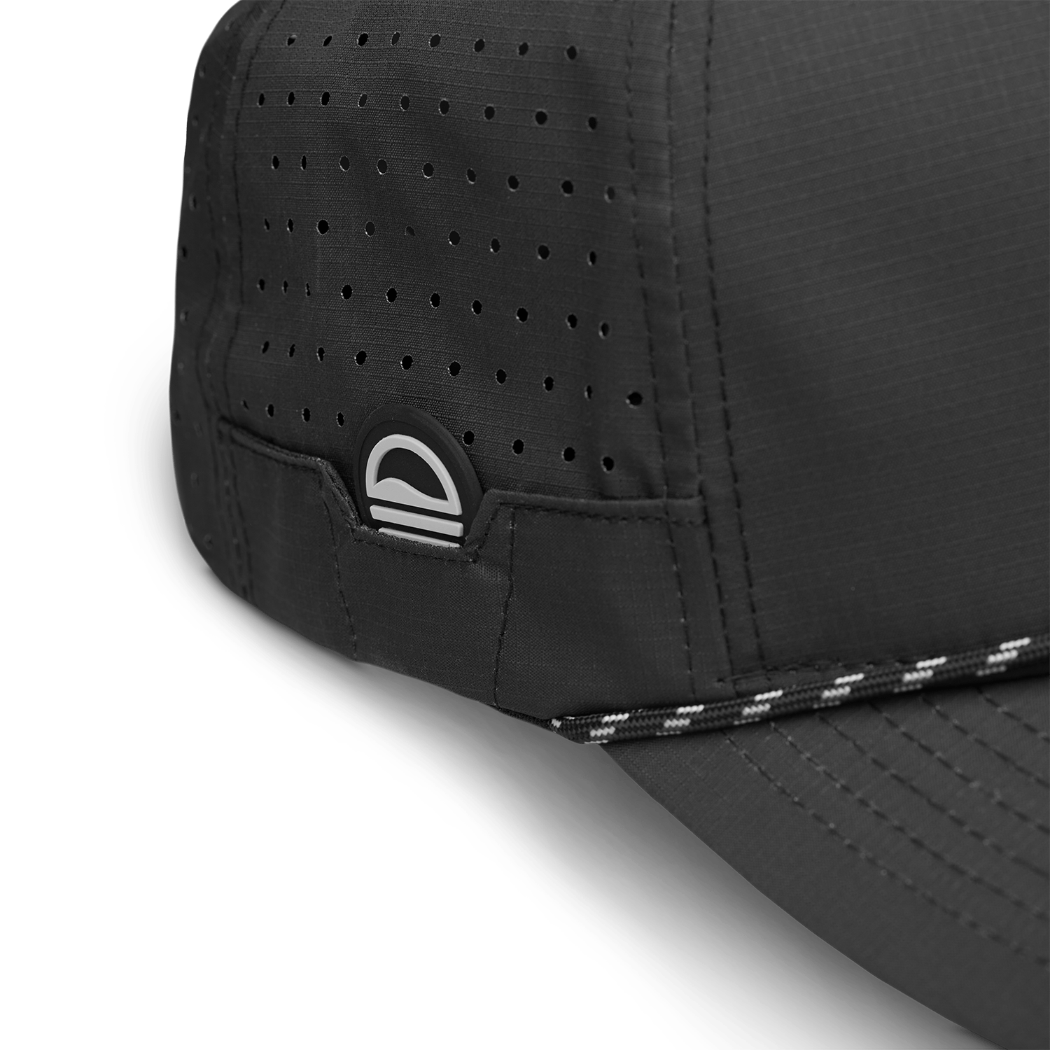 ball mark and holder built into the Sunday Gold porter lite hat in black