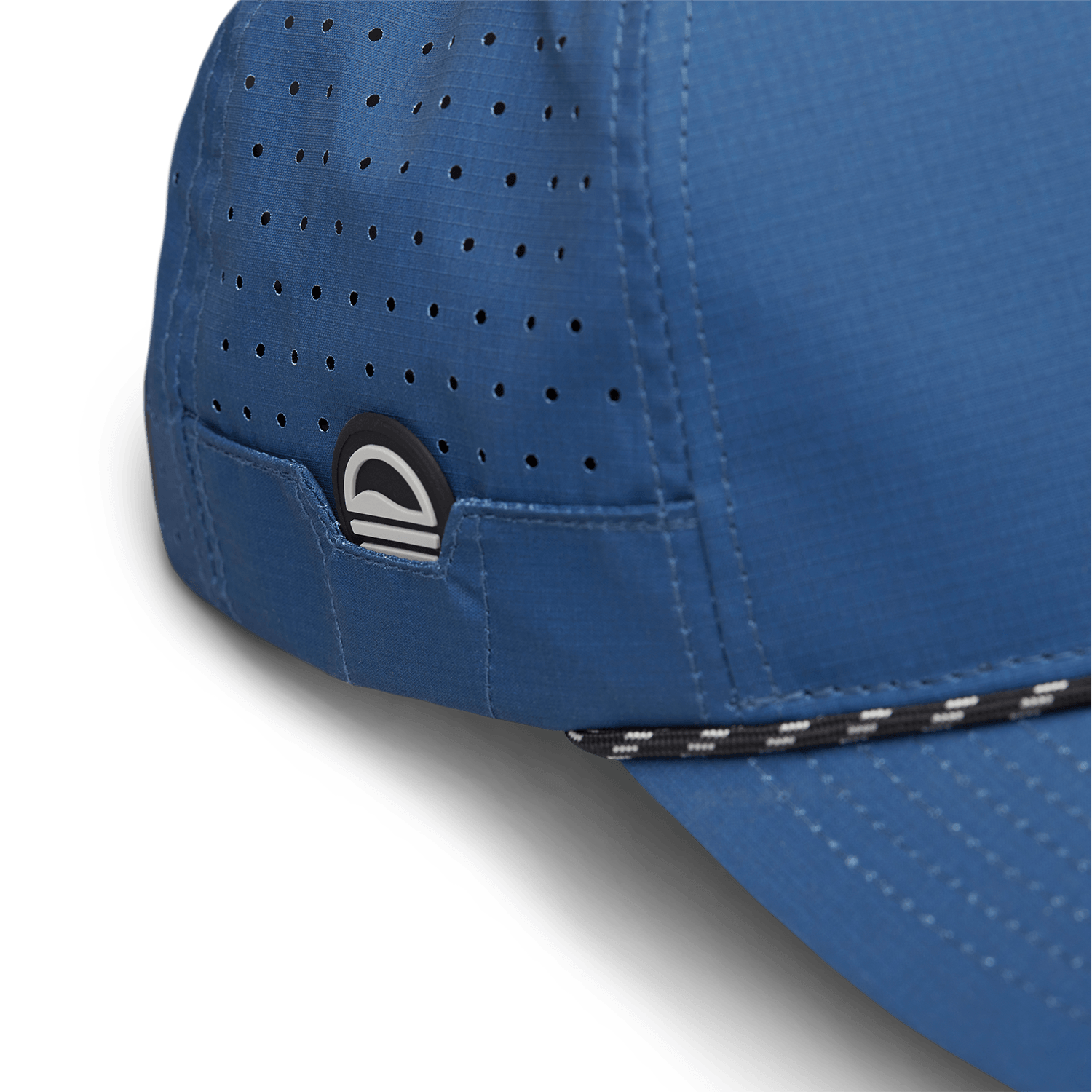 ballmark and holder on navy sunday golf porter lite hat